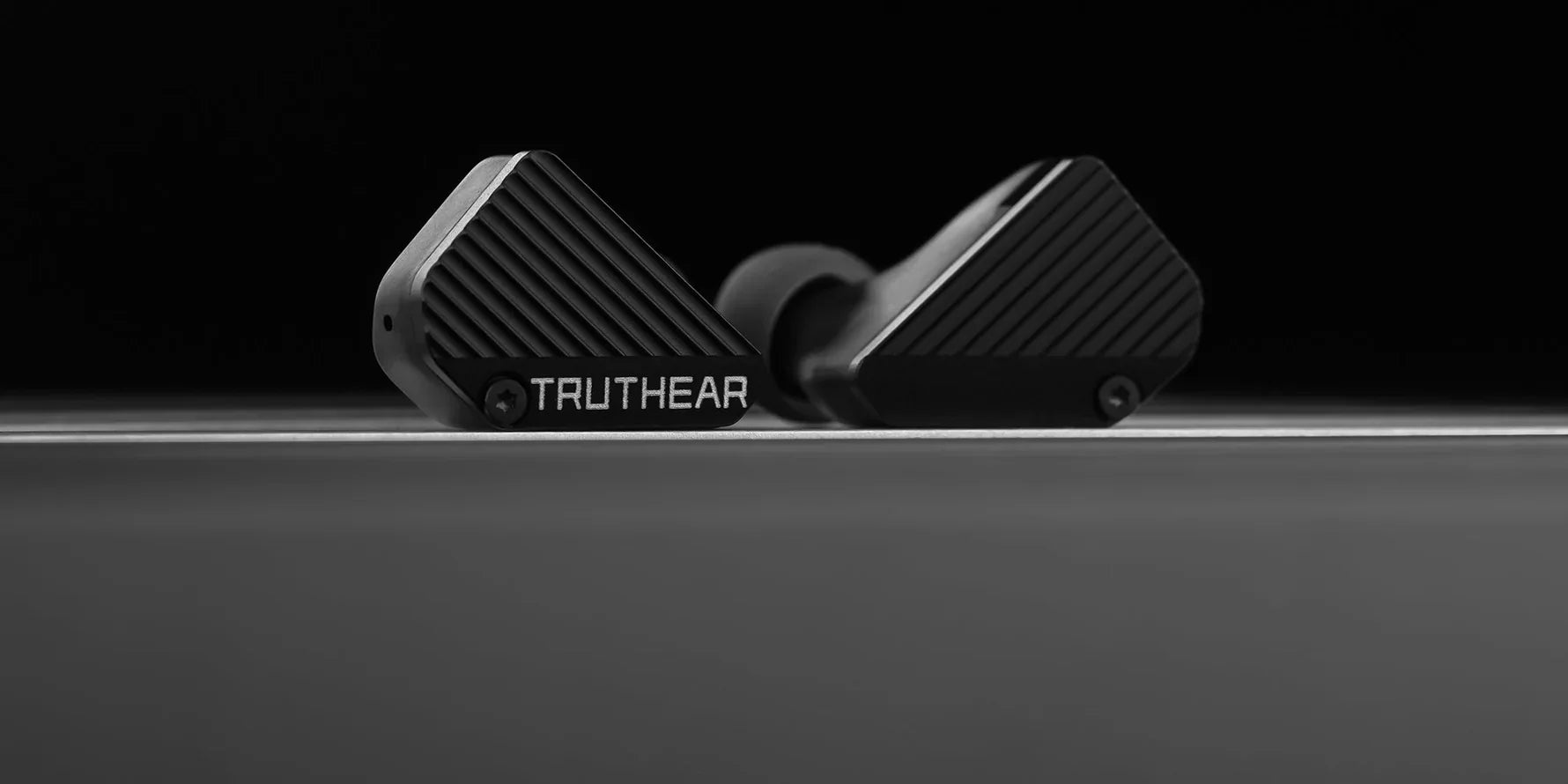 TRUTHEAR Headphones